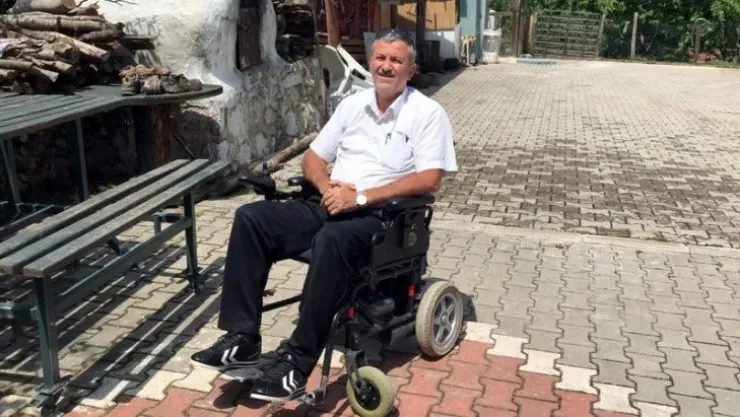 Başkan Büyükakın, engelli muhtarın isteğini kırmadı