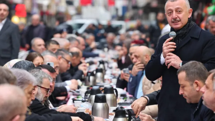 Başkan Büyükakın İzmit esnafıyla buluştu