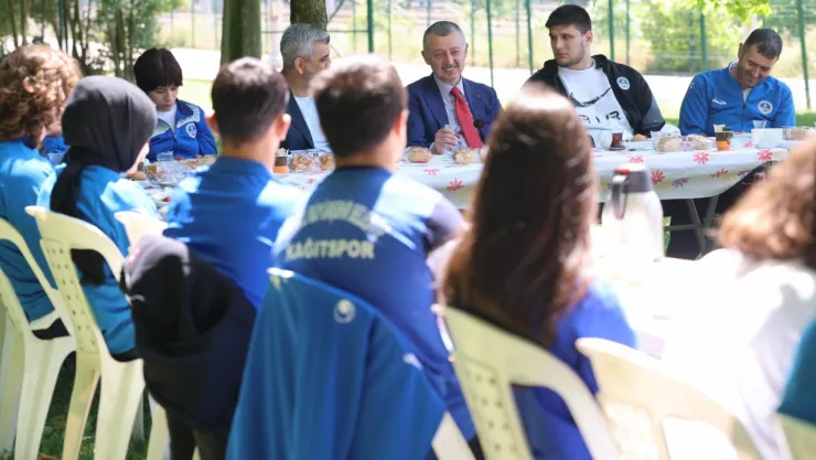 Başkan Büyükakın: Kocaeli'nin gururu Kağıtspor