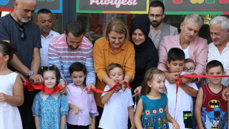 Başkan Hürriyet Hayal Atölyesi Oyun Parkının açılışına katıldı