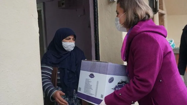 Başkan Hürriyet'ten reklam kokan hareketler!