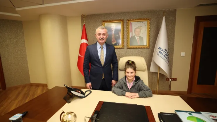 Başkan koltuğuna oturan Sahra'nın ilk talimatı bakın ne oldu