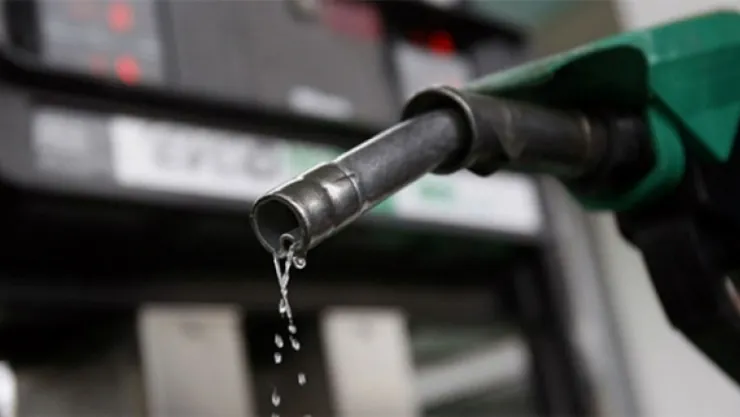 Benzin ve motorine zam geldi