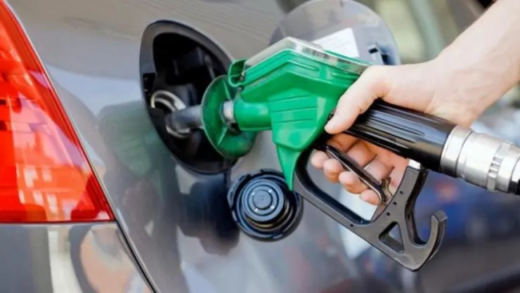 Benzine yine zam geliyor
