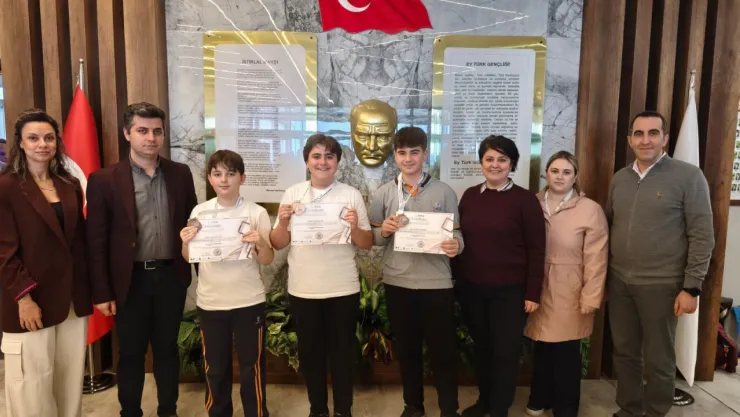 Bilnet Ortaokulu'ndan Türkiye Matematik Yarışması'nda madalya gururu