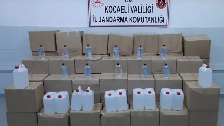 Bin 400 litre bandrolsüz etil alkol ele geçirildi