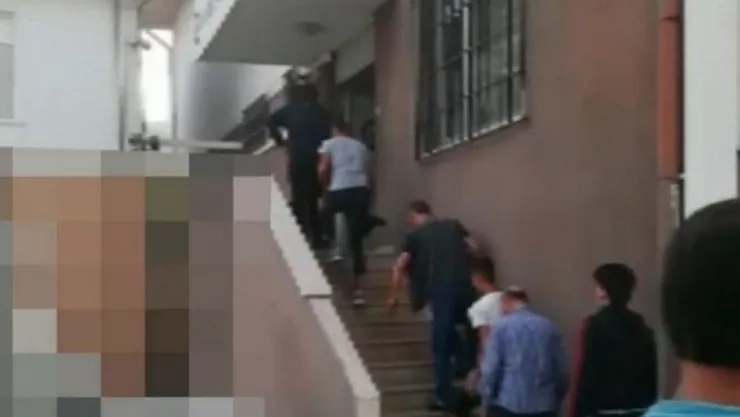 Bir minibüste 21 kaçak göçmen yakalandı