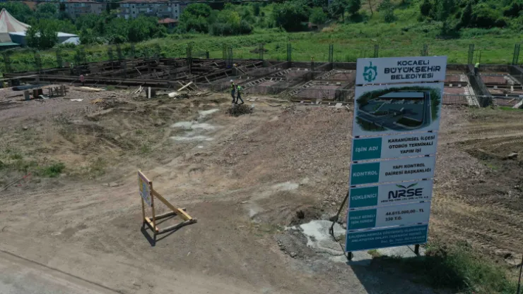 Bir otobüs terminali de Karamürsel'e