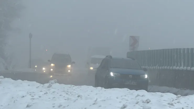 Bolu Dağı'nda sis ve kar etkili oluyor