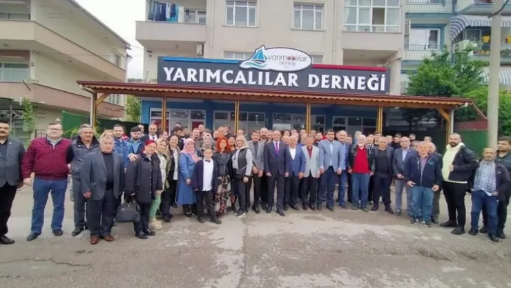 Bu bayramlaşma siyasileri de buluşturdu