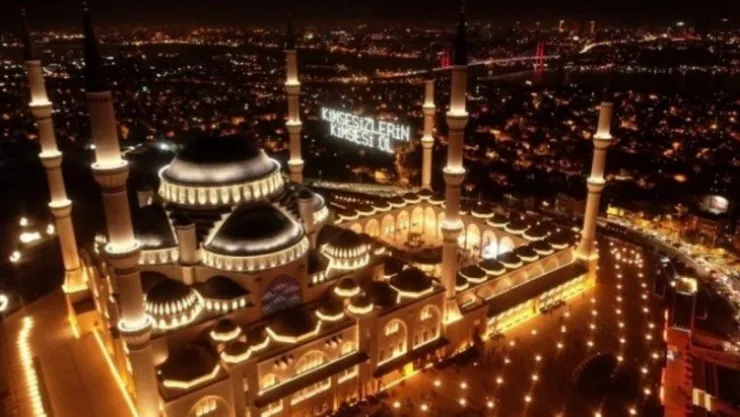 Bu gece 'Bin aydan daha hayırlı' Kadir Gecesi