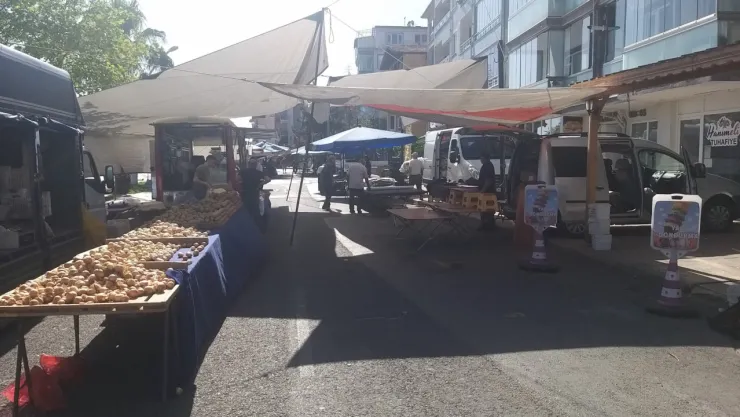Bu nasıl Pazar? Ne zabıta var ne fiyat etiketi