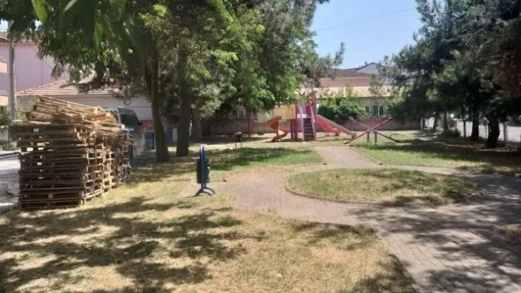 Bu paletler buraya koyulur mu?