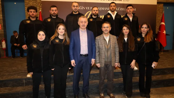 Büyükakın, afet gönüllüleriyle iftar yaptı