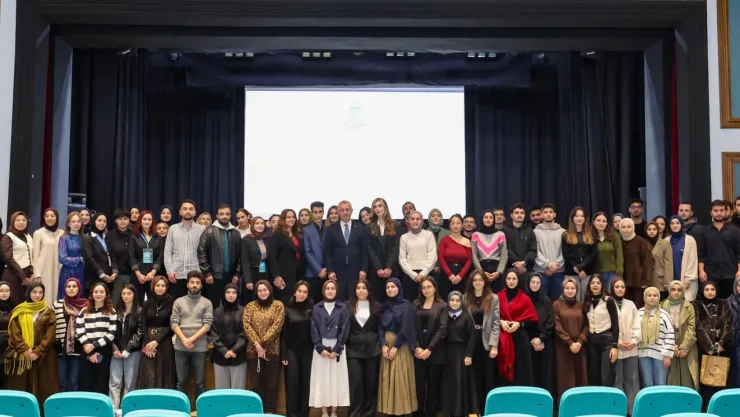 Büyükakın geleceğin lider adayları ile bir araya geldi