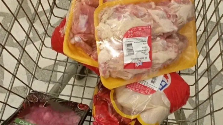 Markette mide bulandıran görüntü: Ambalajı kurtlanmış süt ürünü çıktı
