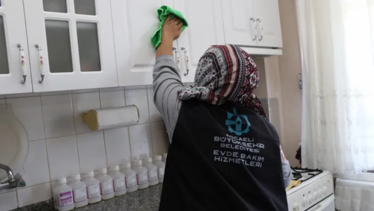 Büyükşehir evde bakımdan bayram temizliği