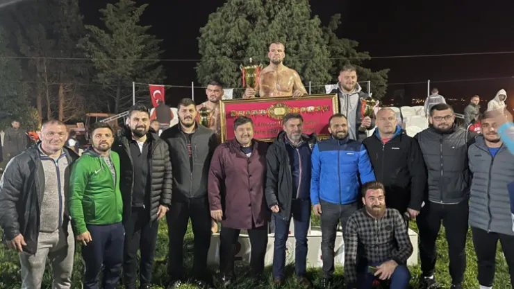 Büyükşehirli güreşçiler 2022'ye hızlı başladı