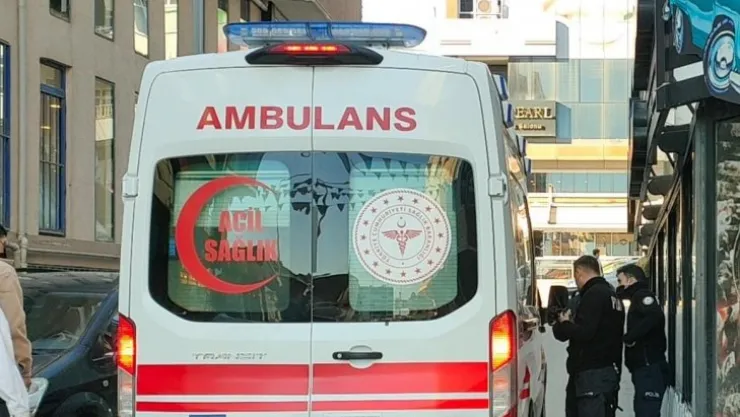 Cam silerken 4 metre yükseklikten düşen kadın yaralandı