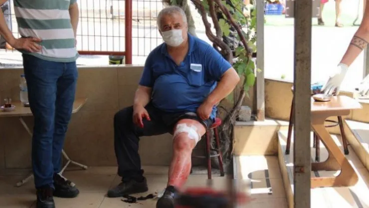 Çay ocağında ayağından vuruldu