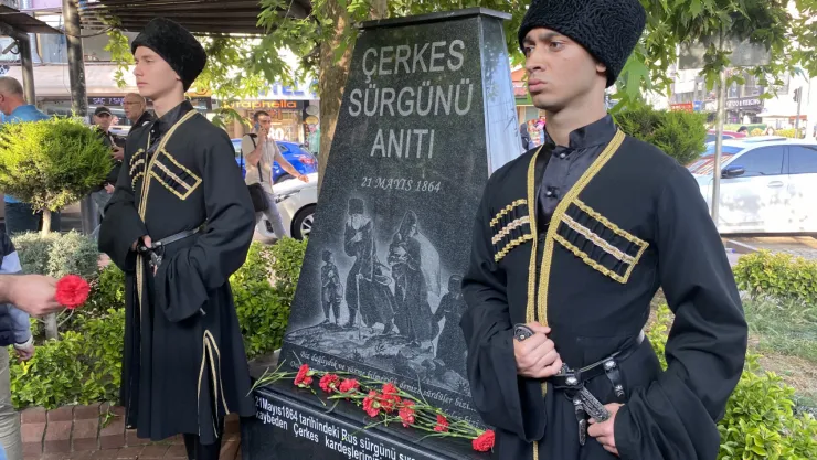 Çerkesler, atalarını andı