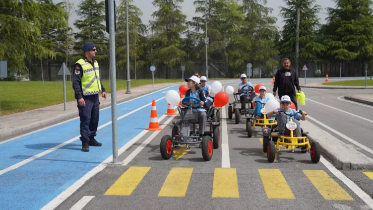 Çocuklar trafik konusunda bilinçleniyor