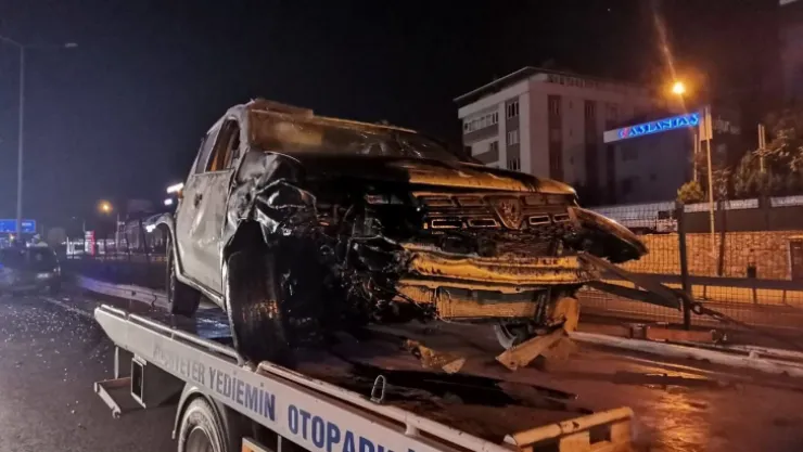 D-100'de 3 otomobil kazaya karıştı