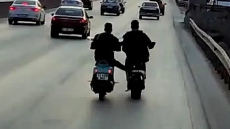 D-100'de tehlikeli ve korkutan yardımlaşma