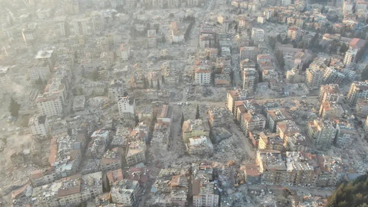 Depremde 50 bin 96 kişi hayatını kaybetti