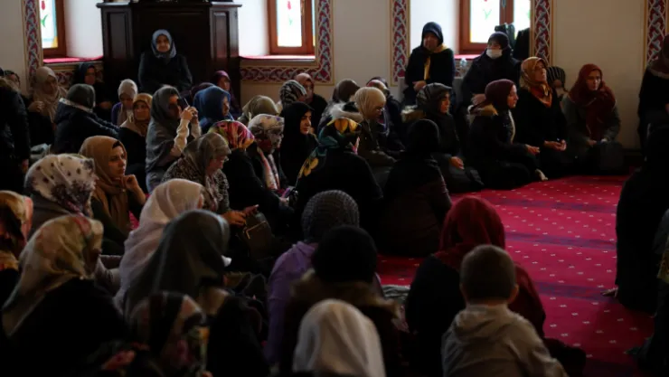 Depremde hayatını kaybedenler için mevlit