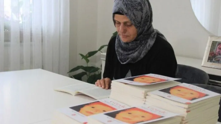 Depremde kaybettiği kızını 21 yıldır arıyor