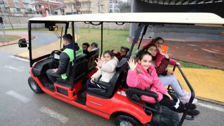 Jandarmadan çocuklara trafik eğitimi