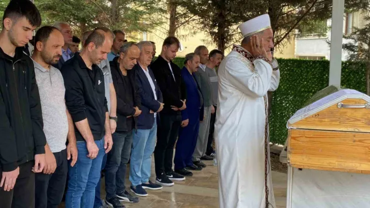 Derede boğulan çocuk son yolculuğuna uğurlandı