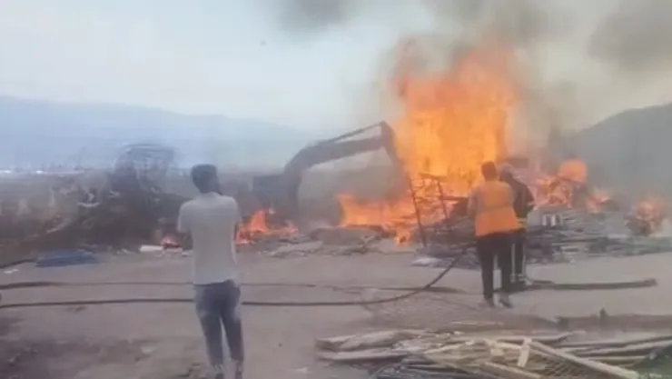 Derince'de yangın paniği