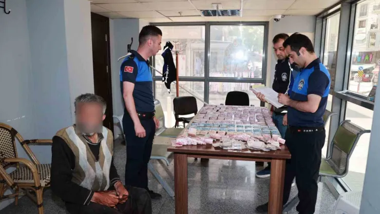 Dilencinin üzerinden çıkan paraya zabıta bile şaştı kaldı