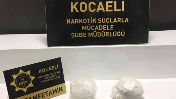 Durdurulan araçtan 2 kilo uyuşturucu çıktı