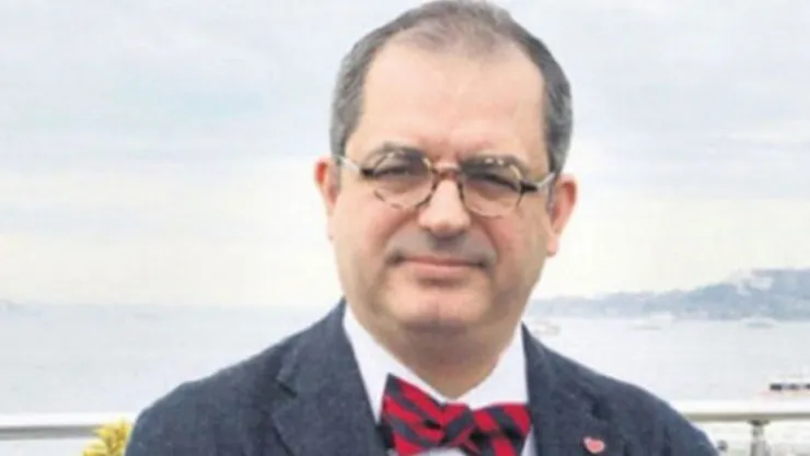 Erdoğan'ı öven Profesör, canlı yayın bitmeden işine son verildi!