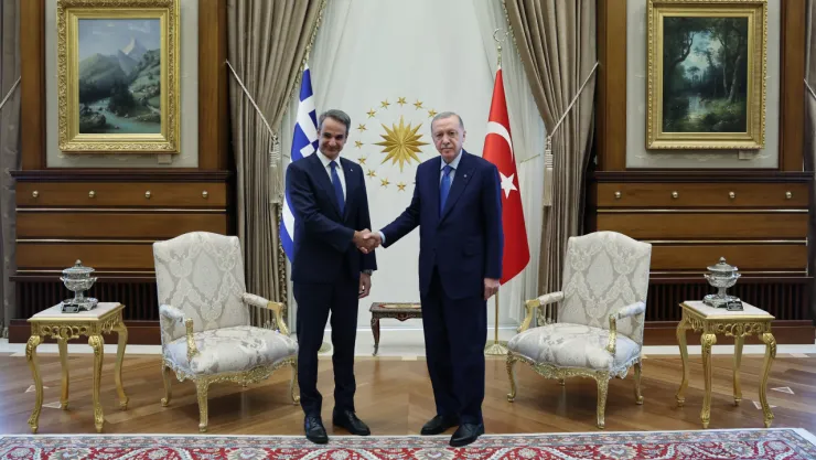 Erdoğan Miçotakis görüşmesi başladı