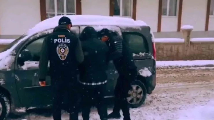 Kocaeli dahil 20 ilde dolandırıcılık operasyonu