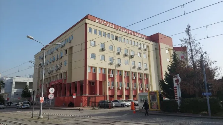Eşini defalarca bıçaklayan kocaya 17 yıl hapis