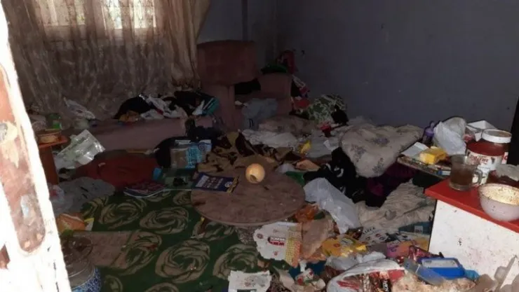 Evden tam 5 kamyon çöp çıktı