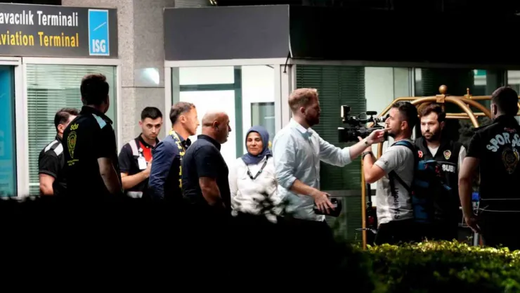 Fenerbahçe'nin yeni teknik direktörü, İstanbul'a geldi