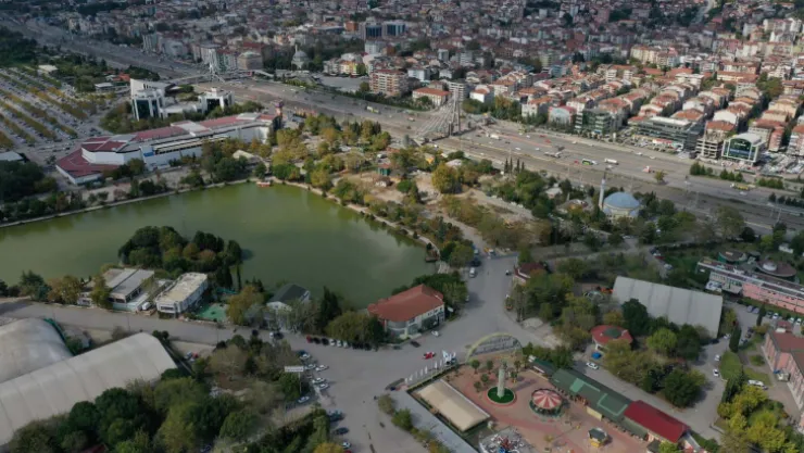 Fuar alanında yıkımlar devam ediyor