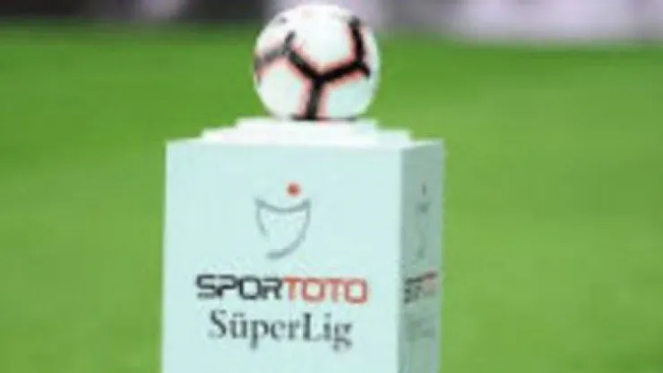 Futbol maçları ne zaman seyircili oynanacak belli oldu!