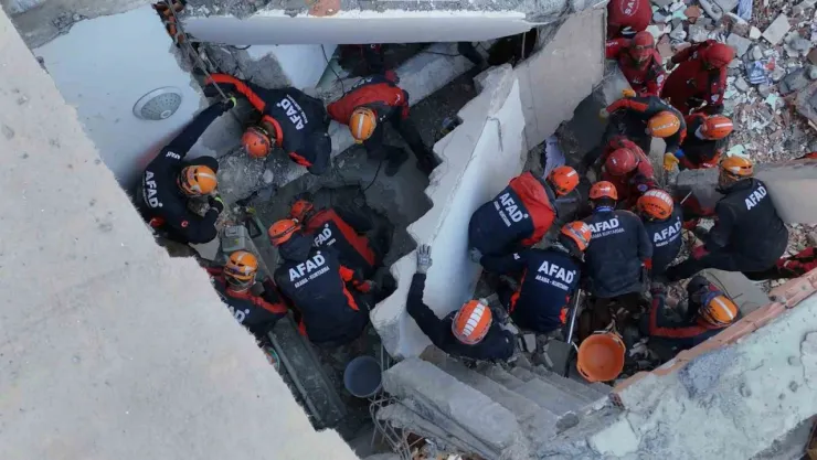 Kurtarma çalışmaları 11. saatinde havadan görüntülendi