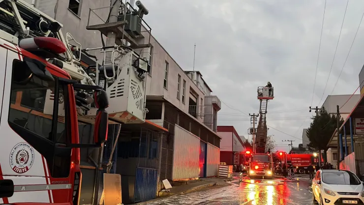 Gebze'de korkutan yangın!