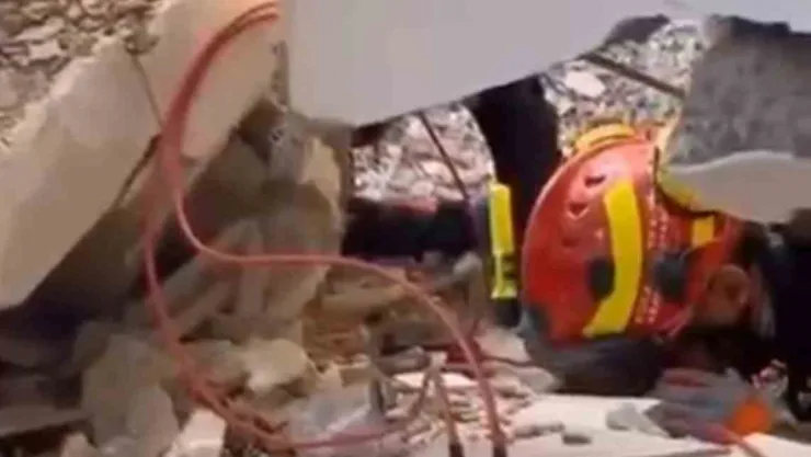 Gebze'deki enkazın altından umudun çığlığı böyle yükseldi