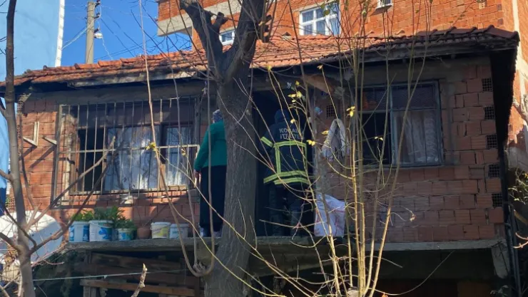 Gecekonduda yangın çıktı