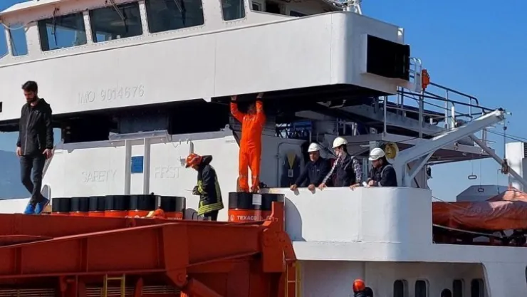 Gemide beli tutulan personel kurtarıldı!