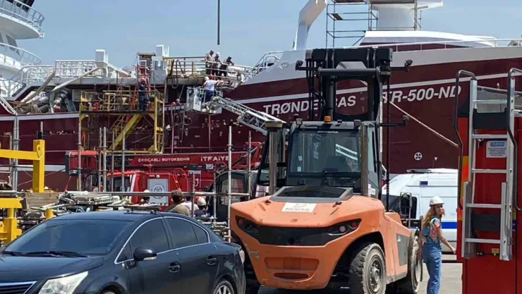 Gemide yangın çıktı